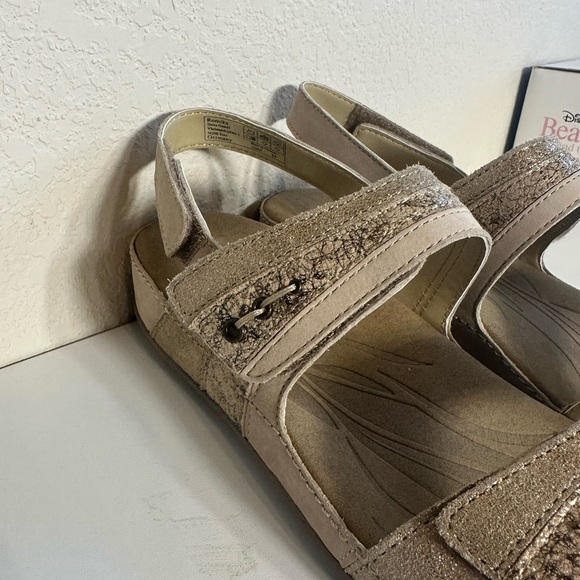 Romika Women's Sandals in Shimmering Gold 37 US 6.5 New Josef Seibel Leather - Picture 5 of 11